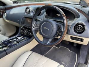 Image 44/50 of Jaguar XJ 5.0 (2011)