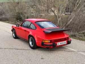 Image 6/8 of Porsche 911 Turbo 3.3 (1984)