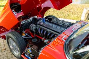 Image 16/50 de Jaguar E-Type (1969)