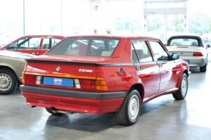 Bild 5/30 von Alfa Romeo 75 2.0 Twin Spark (1988)