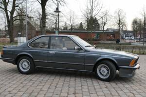 Bild 8/8 von BMW 635 CSi (1985)