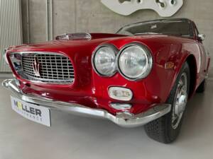Image 2/30 of Maserati 3500 GTI Touring (1962)