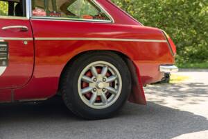 Image 17/50 of MG MGB GT (1970)