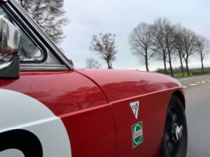Image 37/50 of MG MGB GT (1972)