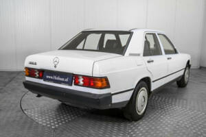 Bild 25/50 von Mercedes-Benz 190 D (1985)