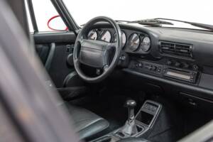 Image 18/32 of Porsche 911 Turbo 3.3 (1992)