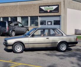 Immagine 3/21 di BMW 318i (1989)