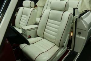 Image 12/50 of Rolls-Royce Corniche III (1991)