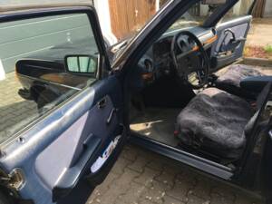 Bild 7/27 von Mercedes-Benz 230 E (1983)