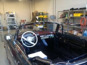 Bild 29/50 von Mercedes-Benz 220 SE Cabriolet (1960)