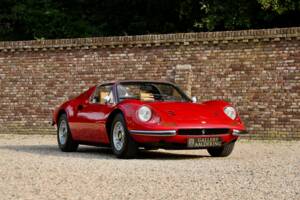 Image 35/50 of Ferrari Dino 246 GTS (1974)