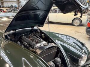 Image 15/28 of Jaguar XK 120 FHC (1953)
