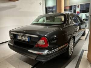 Imagen 5/14 de Jaguar XJ 8 3.5 (2004)