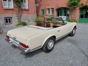 Image 4/15 de Mercedes-Benz 230 SL (1965)