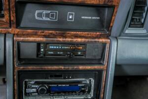 Bild 25/50 von Chrysler Le Baron 2.5 Turbo (1988)