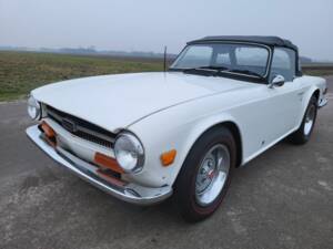 Image 3/8 of Triumph TR 6 (1973)