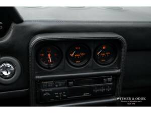 Bild 37/41 von Ferrari 328 GTS (1989)