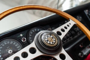 Image 10/36 of Jaguar E-Type (1969)