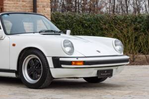 Afbeelding 26/45 van Porsche 911 Carrera 3.2 (WTL) (1988)