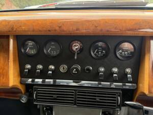 Image 32/36 of Jaguar Mk II 3.8 (1964)