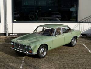 Image 4/30 de Jaguar XJ 6 4.2 (1970)