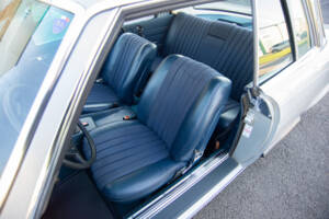Image 11/39 of Mercedes-Benz 350 SLC (1972)