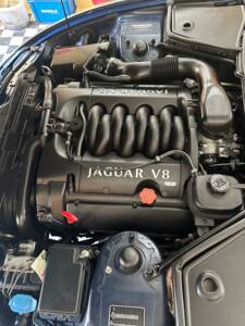 Bild 9/13 von Jaguar XK8 4.0 (1999)