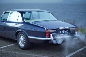 Image 17/26 de Jaguar XJ 6 L 4.2 (1976)