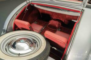 Immagine 16/19 di Triumph 2000 Roadster (1949)