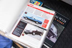 Bild 23/33 von Mercedes-Benz E 220 (1994)