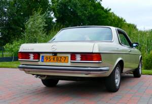 Image 13/22 of Mercedes-Benz 280 CE (1983)