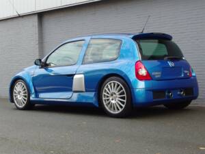 Imagen 3/100 de Renault Clio II V6 (2004)