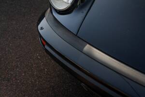 Imagen 52/60 de Porsche 911 Carrera 3.2 (WTL) (1988)