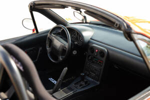 Immagine 15/24 di Mazda MX-5 1.6 (1992)