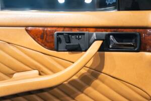 Bild 23/37 von Mercedes-Benz 560 SEC (1990)