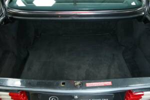 Immagine 47/50 di Mercedes-Benz 560 SEC (1990)