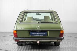 Afbeelding 13/50 van Mercedes-Benz 200 T (1982)