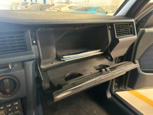 Imagen 19/69 de Mercedes-Benz 190 E (1988)