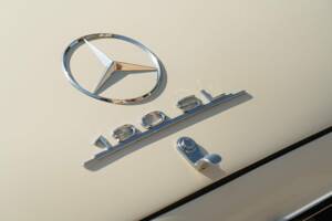 Image 19/50 of Mercedes-Benz 190 SL (1959)