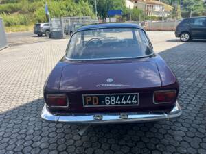 Image 4/17 de Alfa Romeo Giulia GT 1300 Junior (1972)