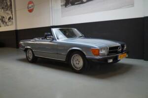 Image 17/41 of Mercedes-Benz 500 SL (1986)