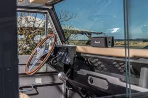 Bild 4/11 von Land Rover Defender 90 Td5 (2002)
