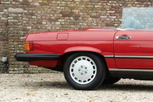 Imagen 28/50 de Mercedes-Benz 560 SL (1986)