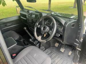 Image 2/25 of Land Rover Defender 90 TD4 (2010)