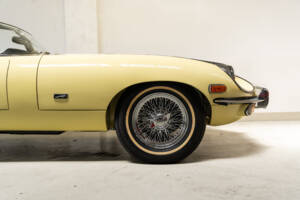 Immagine 18/32 di Jaguar E-Type (1969)