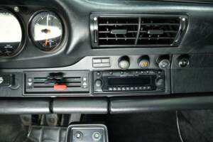 Image 16/30 of Porsche 911 Carrera 3.2 "25 years 911" (1989)
