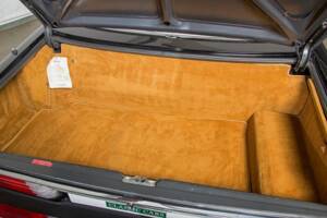 Image 19/20 of Mercedes-Benz 560 SL (1987)