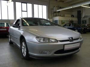 Imagen 31/32 de Peugeot 406 Coupé 2.0 16V (2000)