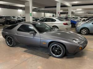 Image 6/21 of Porsche 928 S (1986)