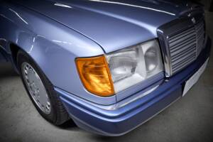 Image 23/100 of Mercedes-Benz 230 TE (1990)